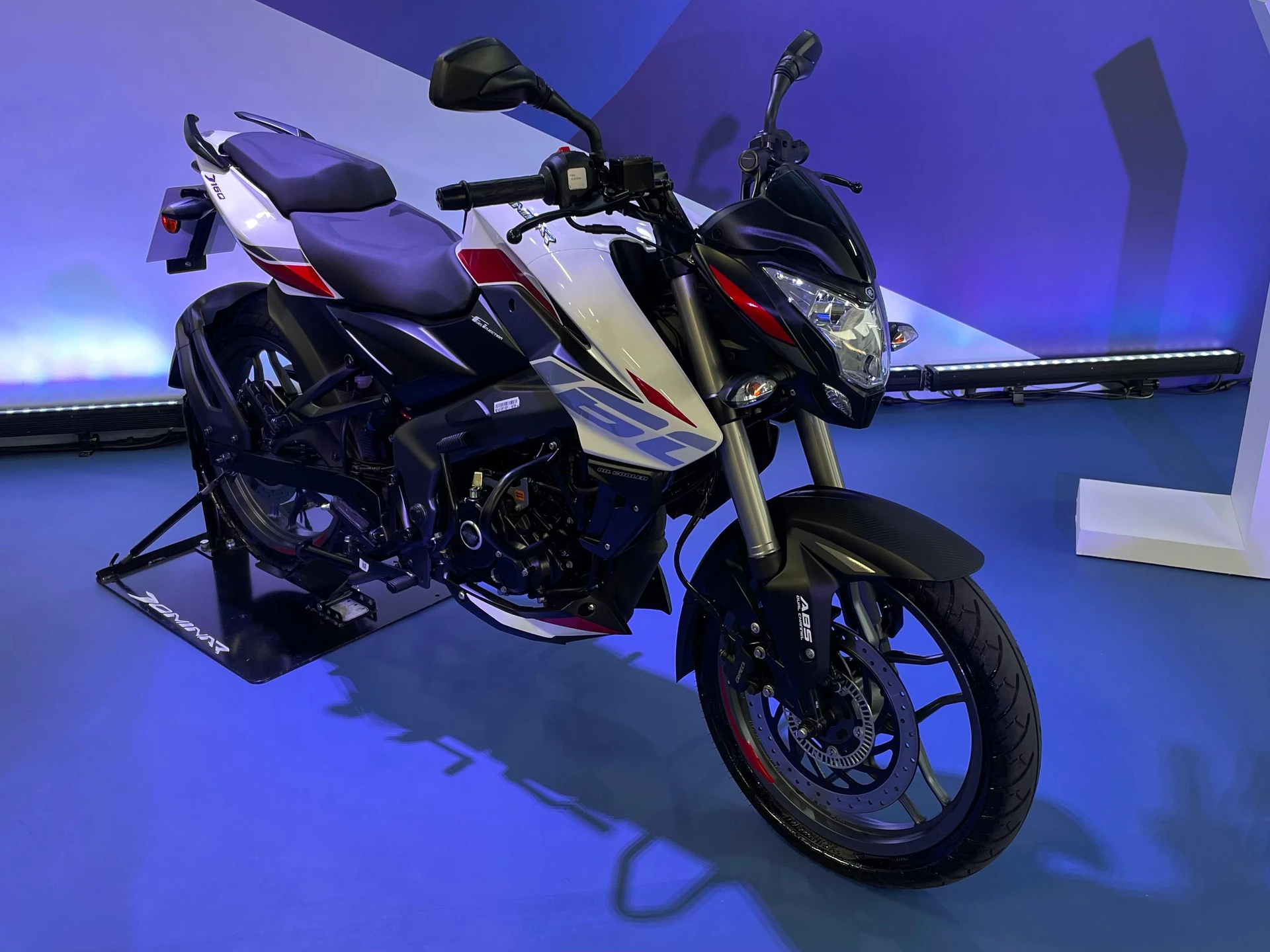 Bajaj Dominar 160 2025