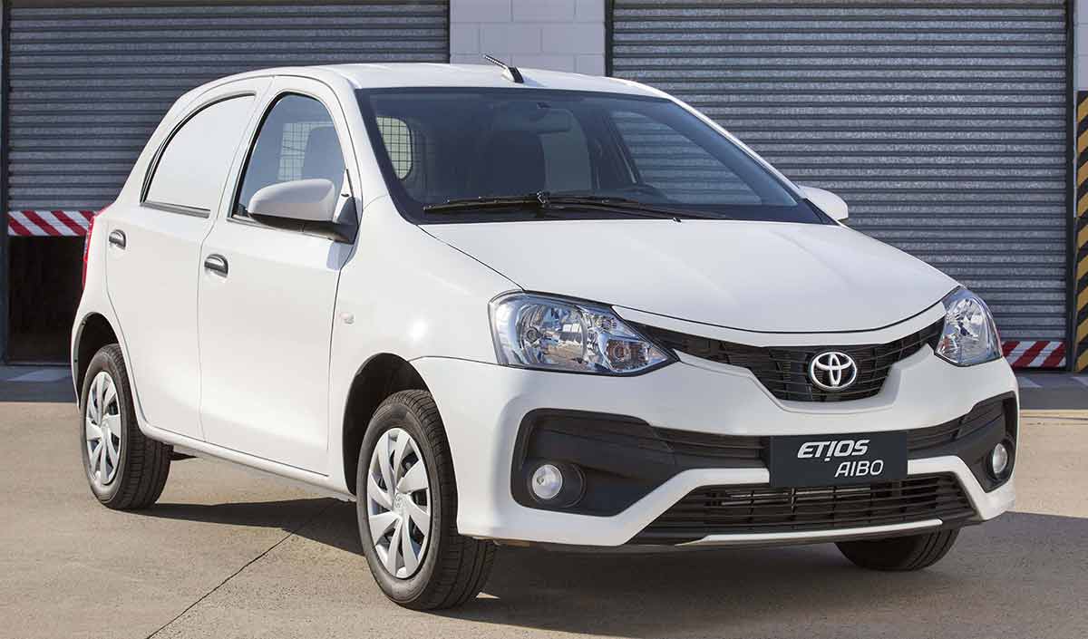 Toyota Etios Aibo branco