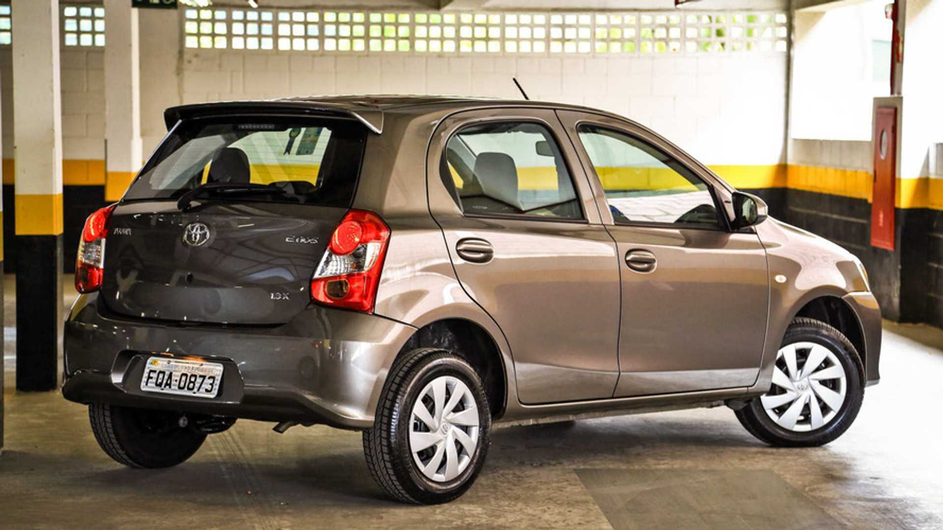 Toyota Etios XR prata