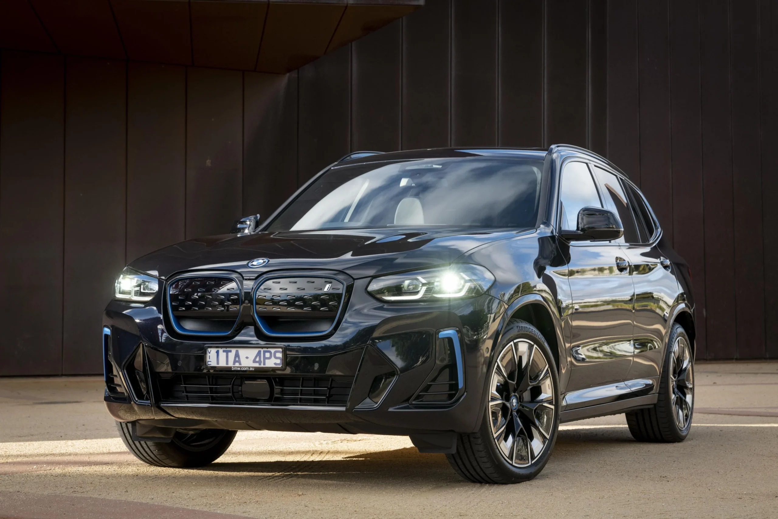 BMW iX3