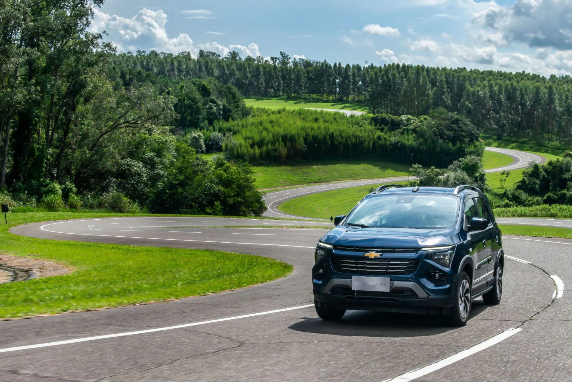 Grade frontal Chevrolet Spin Premier em movimento