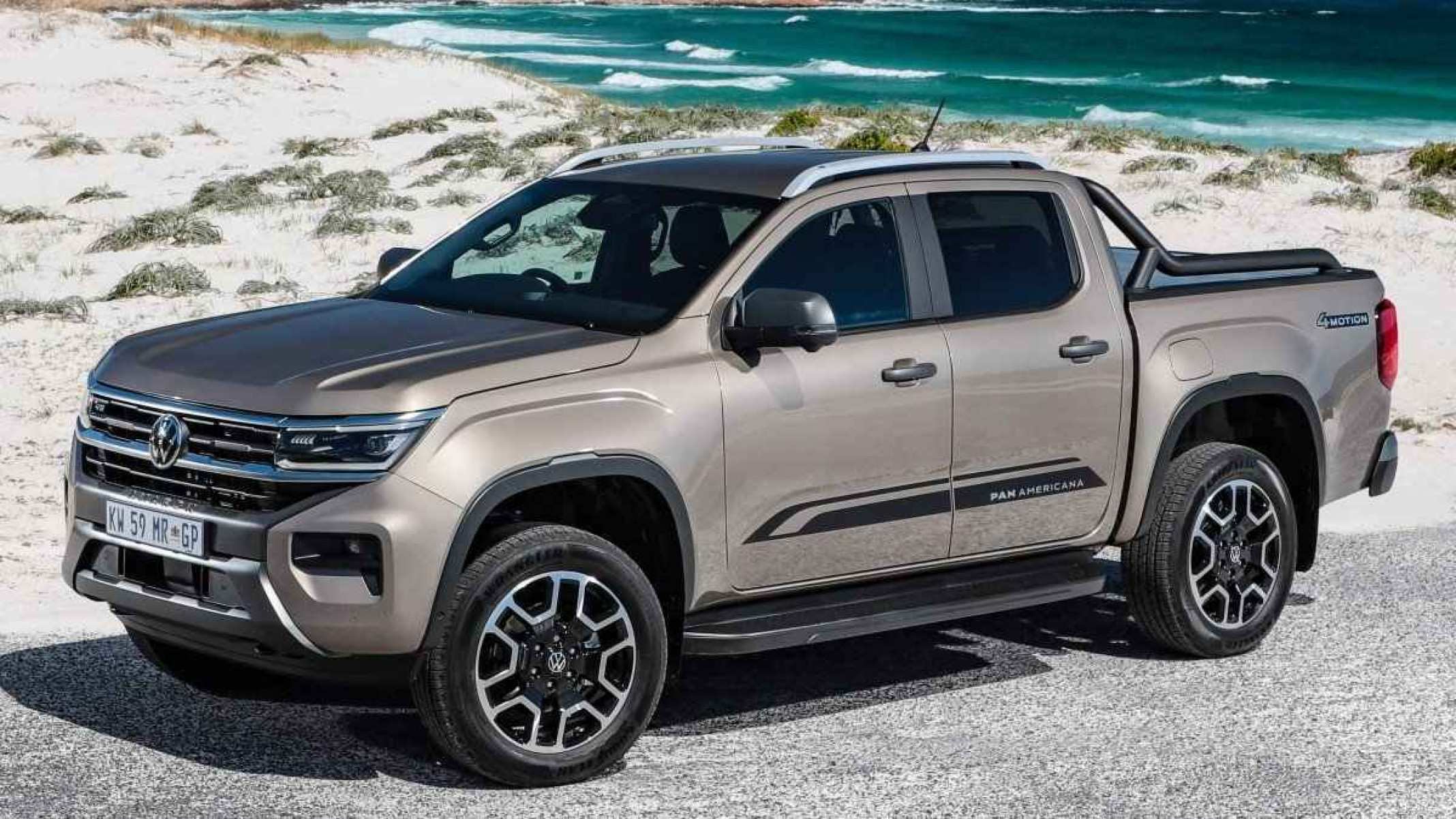 Lateral da Amarok 2025 na beira do mar