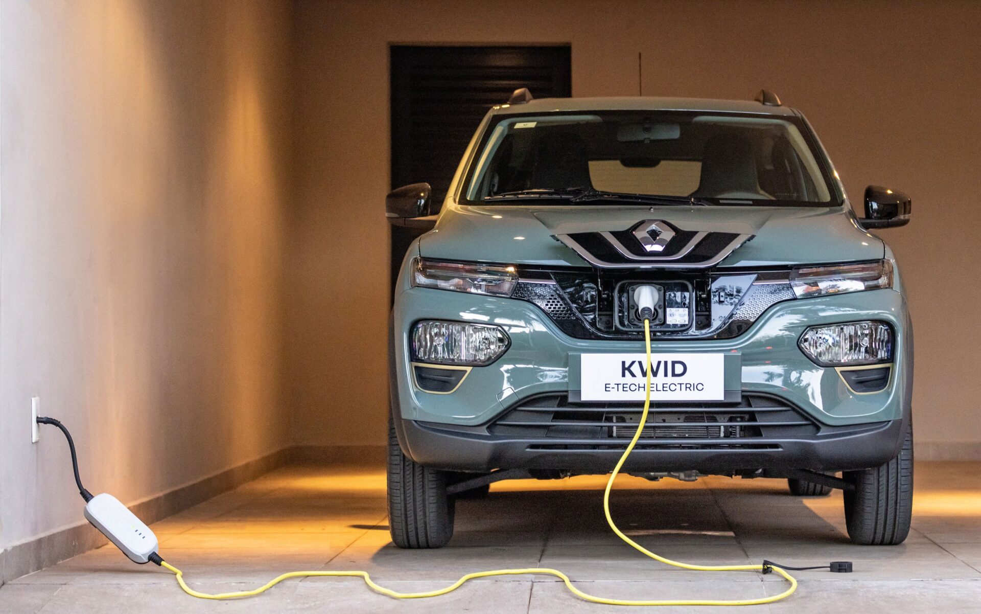 Grade frontal do Renault Kwid E-Tech