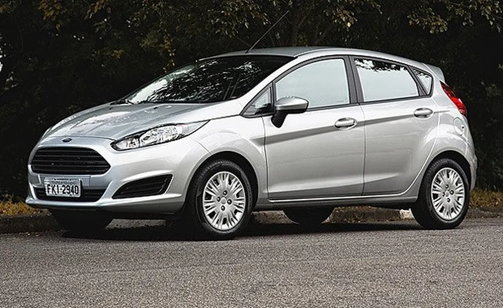 Ford Fiesta prata 