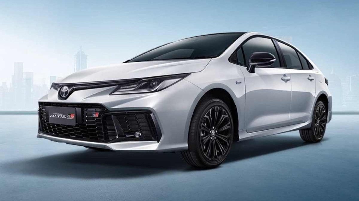 Grade frontal do novo Corolla GR-Sport 2025 prateado