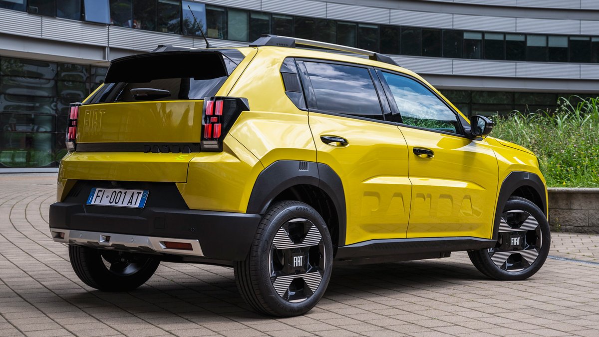 Lateral direita do Fiat Grande Panda amarelo