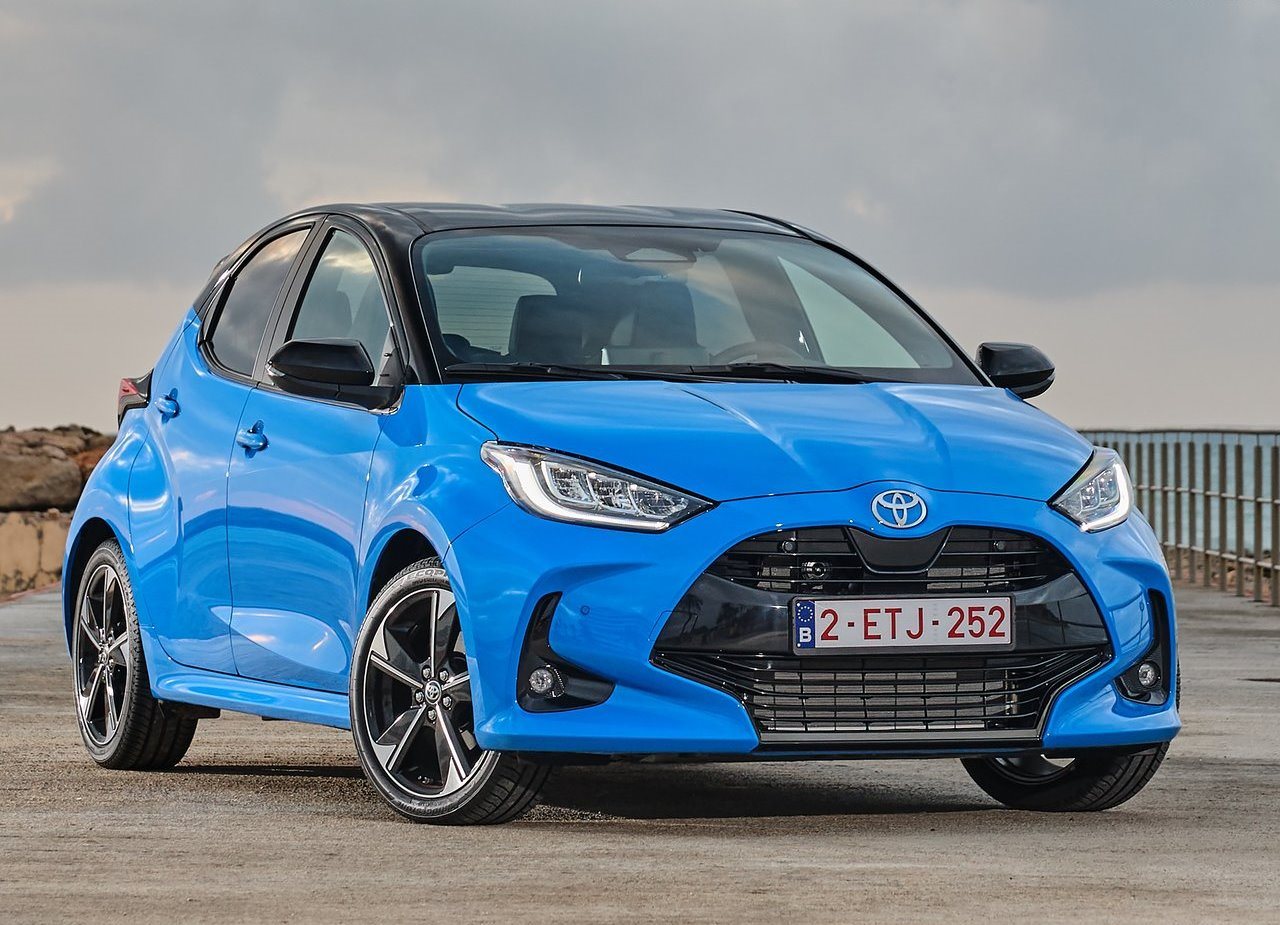 Toyota Yaris hatch azul