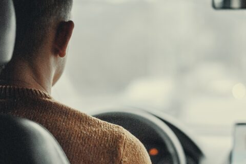 Quanto ganha um Uber trabalhando 8 horas por dia? Veja cenários!