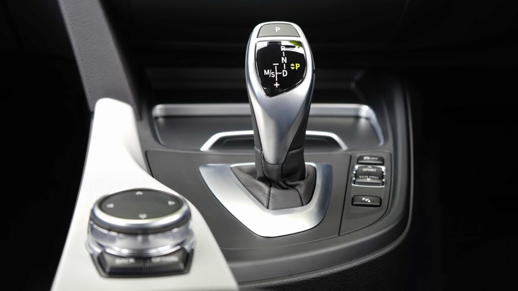 Forma correta de usar carro automático